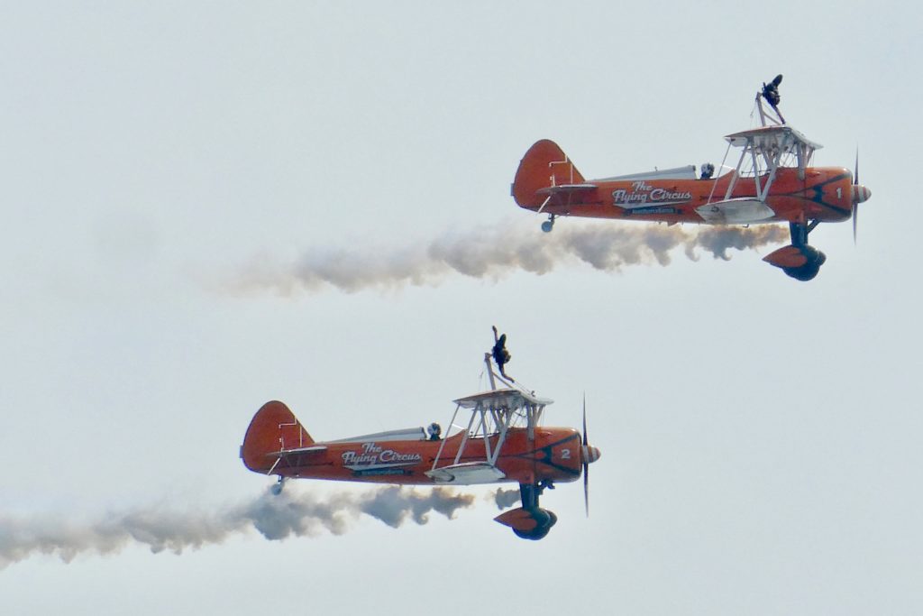 Wing walkers on biplanes